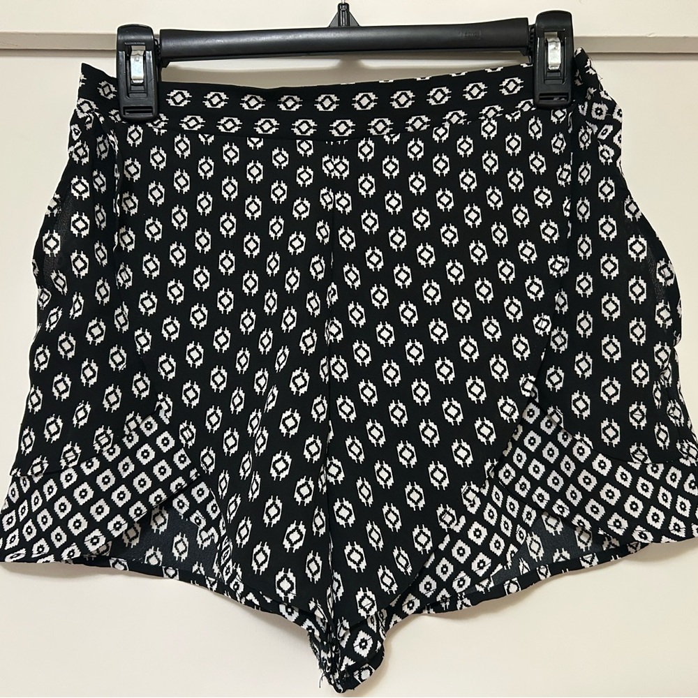 Xhilaration Black and White Patterned Shorts